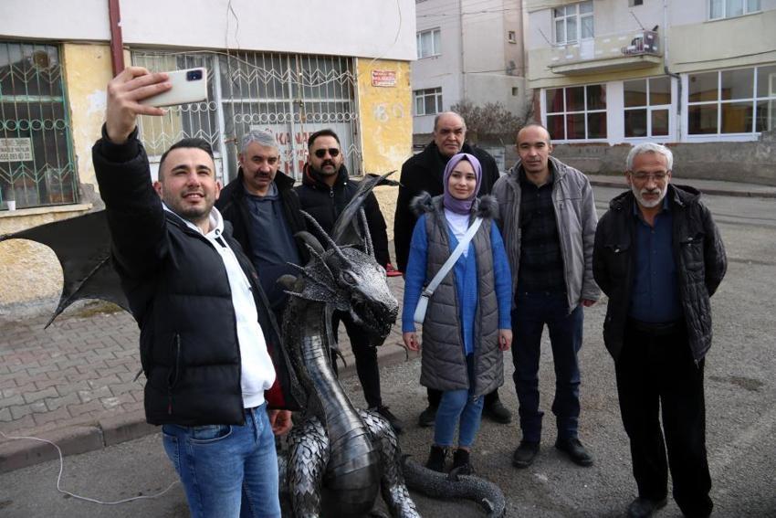 Kükrüyor, alev çıkarıyor! Herkes telefona sarıldı: Daha önce böyle bir şey görmemiştim