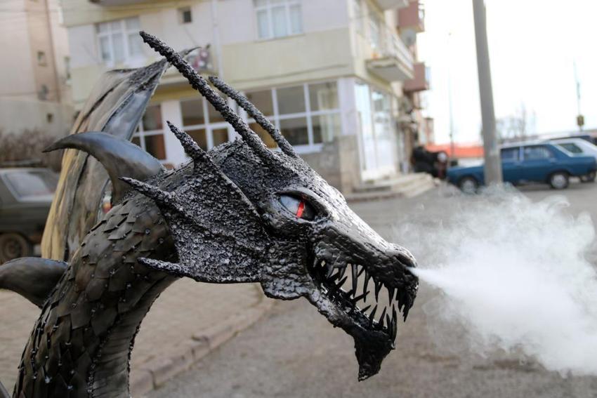 Kükrüyor, alev çıkarıyor! Herkes telefona sarıldı: Daha önce böyle bir şey görmemiştim