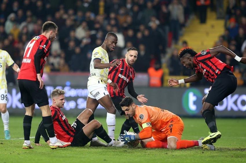 Fenerbahçe'de deprem! 5 ayrılığı açıkladı! Biri Trabzonspor'a gidiyor