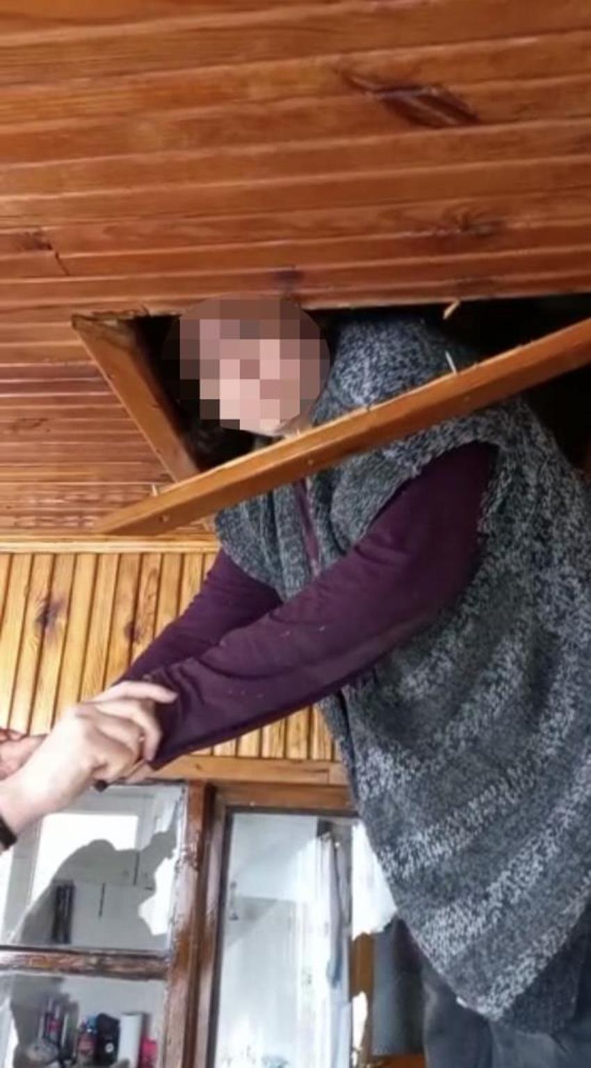 Firari kadın tavan arasında yakalandı! Kendine gizli bölme yapmış
