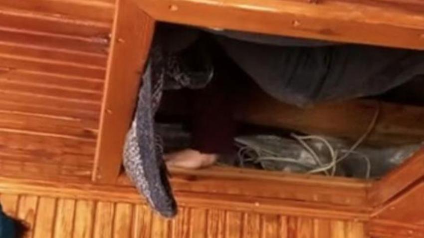 Firari kadın tavan arasında yakalandı! Kendine gizli bölme yapmış