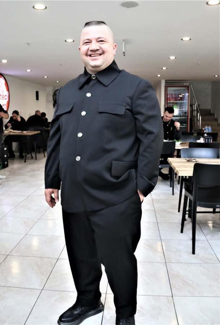 Antalyalı köfteci Kim Jong-un’a benzerliği ile ün saldı, dünyanın dört bir tarafından teklif yağıyor