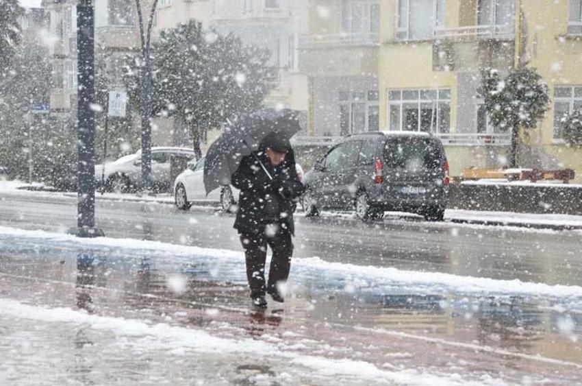 Şiddetli kar yağışı ve soğuk hava dalgası geliyor! Kış başlıyor, havalar buz kesecek