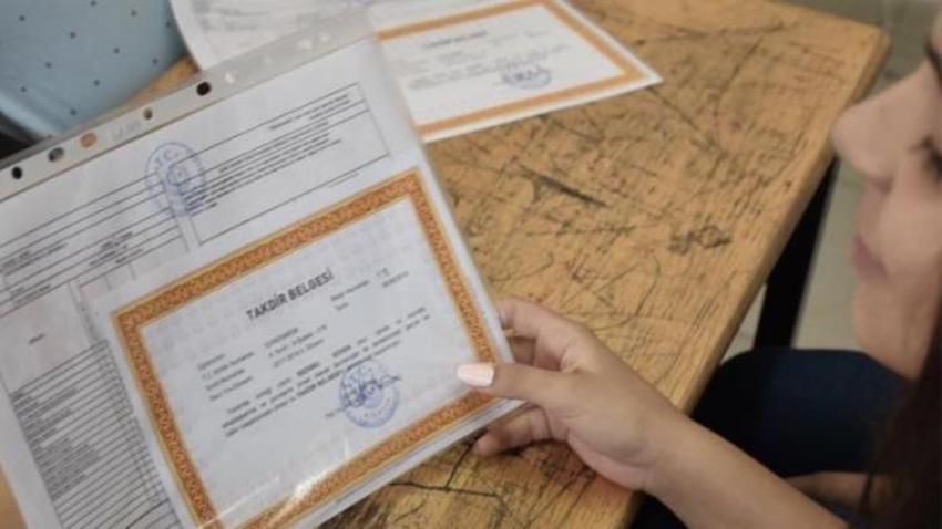 Takdir alana para veriliyor mu, takdir teşekkür alana karne hediyesi var mı? Başarı teşvik programı nedir? Karne hediyesi başvurusu 2024 detayları