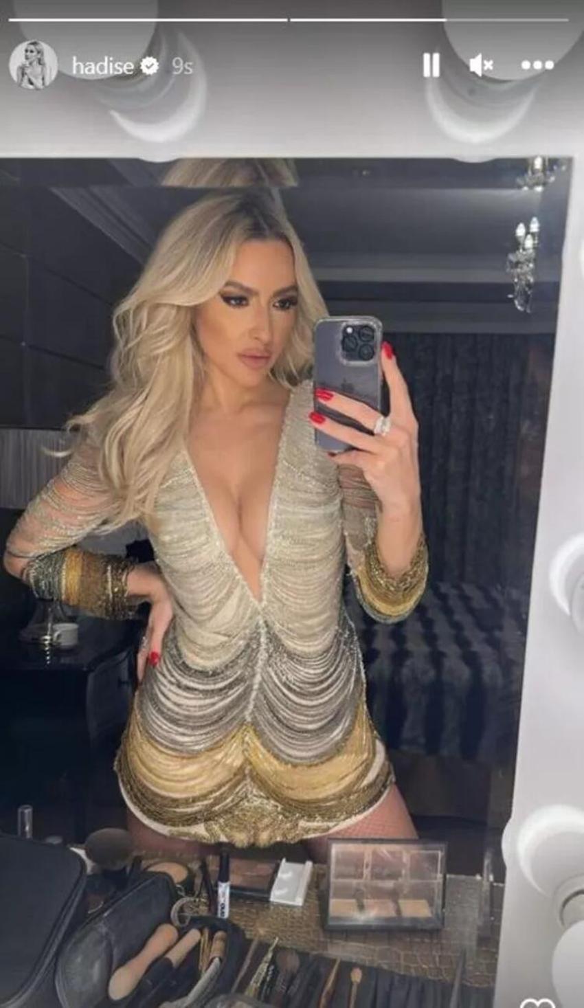Hadise ayna pozuyla olay yarattı!