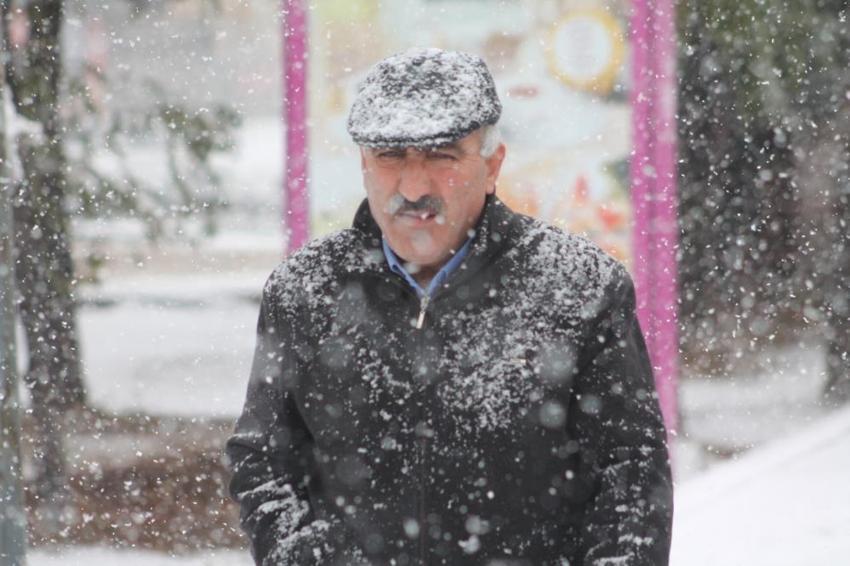 Kuvvetli kar yağışı ve gerçek kış başlıyor! Gün verildi, sıcaklık 15 derece birden düşecek
