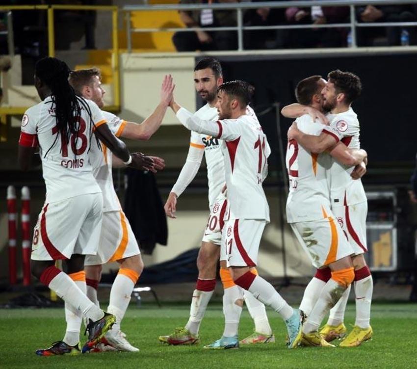 İcardi'yi, Boey'i, Torreira'yı kazandı Okan Buruk o 2 yıldızı bir türlü kazanamadı!