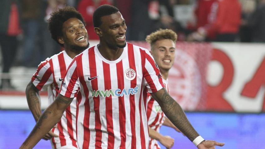 Az kalsın 2.Emenike vakası yaşanacaktı! Ali Koç'u bu transferden son anda kurtardılar