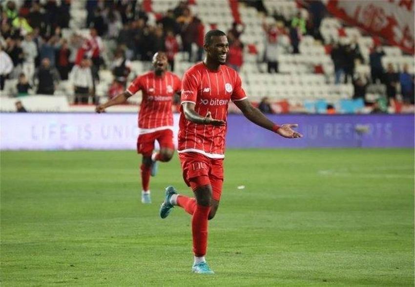 Az kalsın 2.Emenike vakası yaşanacaktı! Ali Koç'u bu transferden son anda kurtardılar