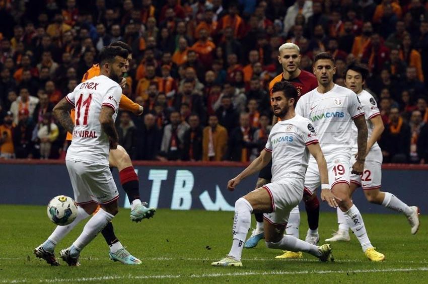 Sen misin İcardi'ye pas atmayan! Okan Buruk'tan yıldız futbolcuya 'kadro dışı' şoku