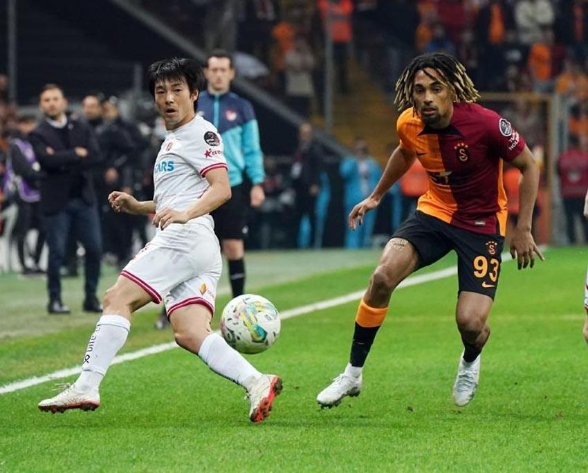 Sen misin İcardi'ye pas atmayan! Okan Buruk'tan yıldız futbolcuya 'kadro dışı' şoku