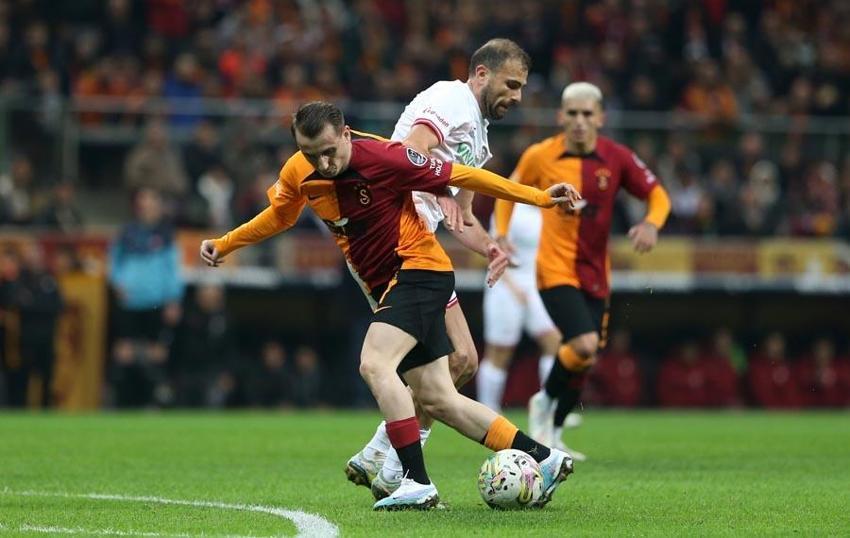 Galatasaray'ın yıldızını öve öve bitiremedi: Sen git maça iki saat kala gel
