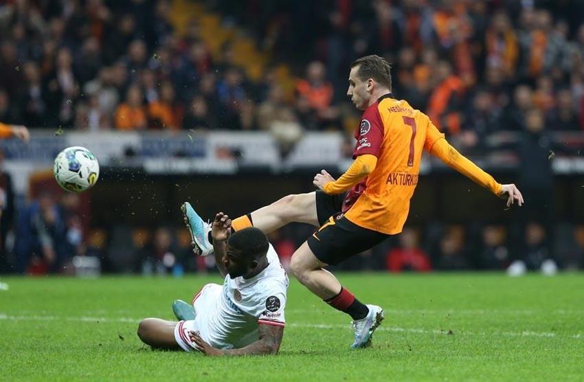 Galatasaray'ın yıldızını öve öve bitiremedi: Sen git maça iki saat kala gel