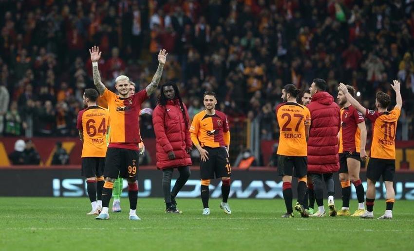 Galatasaray'ın yıldızını öve öve bitiremedi: Sen git maça iki saat kala gel
