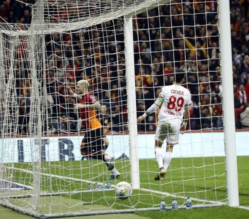 Galatasaray'ın yıldızını öve öve bitiremedi: Sen git maça iki saat kala gel