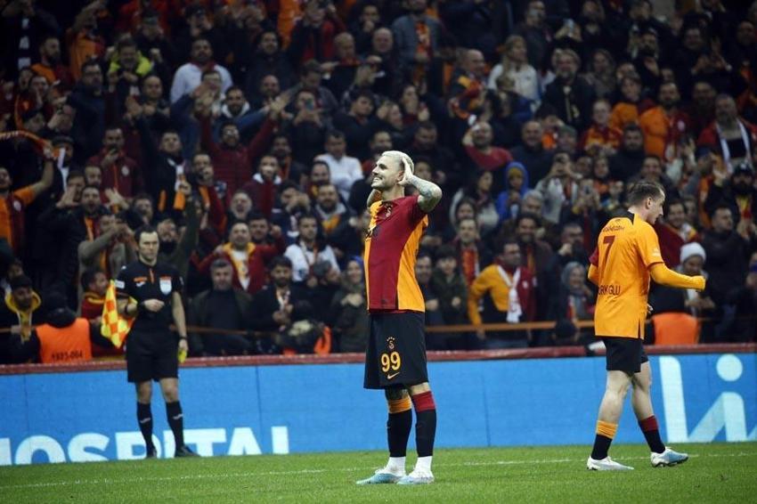 Galatasaray'ın yıldızını öve öve bitiremedi: Sen git maça iki saat kala gel