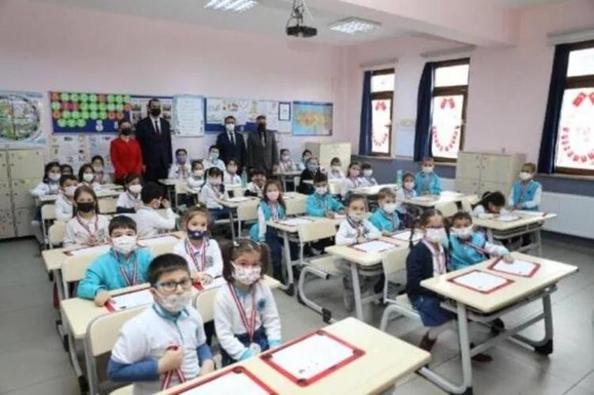 15 Tatil ne zaman bitiyor? İkinci dönem ne zaman başlayacak? MEB tarih verdi