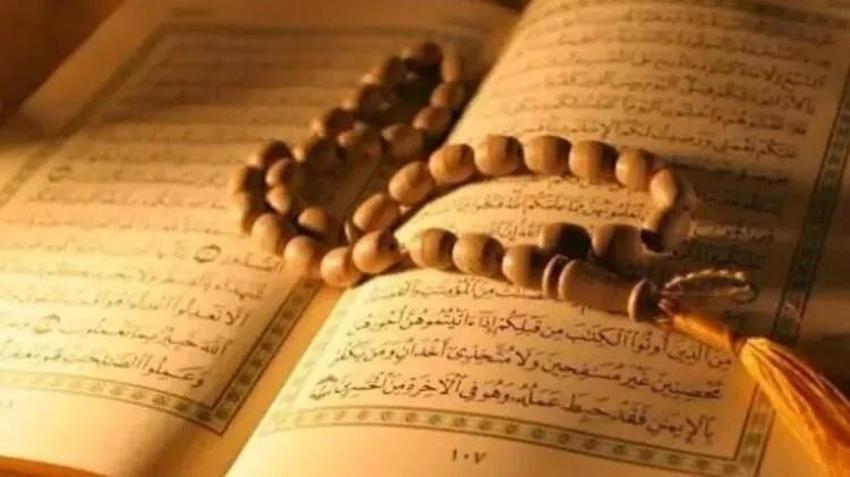 Arefe günü 1000 İhlas okumanın fazileti! Arefe günü İhlas Suresi ne zaman okunur, 1000 İhlas okurken besmele çekilir mi? Arefe günü bin İhlas Suresi okumak