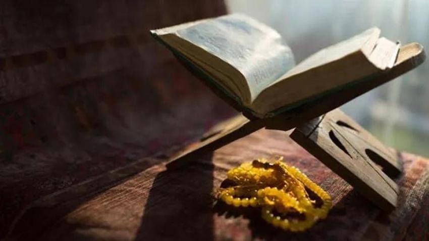 Recep ayında ilk çekilecek tesbihler neler? Üç ayların başında hangi tesbihler, zikirler çekilir? İşte üç aylar duası ve tesbihleri