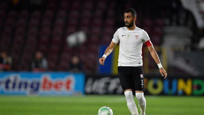 Okan Buruk'un transfer listesi deşifre oldu! Galatasaray 5 sol bek bir 8 numarayla masaya oturdu