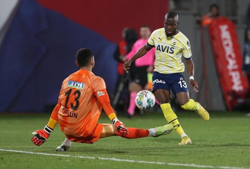 Altay Bayındır'ın yeni takımı belli oldu! Fenerbahçe'den ayrıldı Süper Lig şampiyonuna imza attı