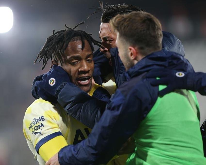 Altay Bayındır'ın yeni takımı belli oldu! Fenerbahçe'den ayrıldı Süper Lig şampiyonuna imza attı