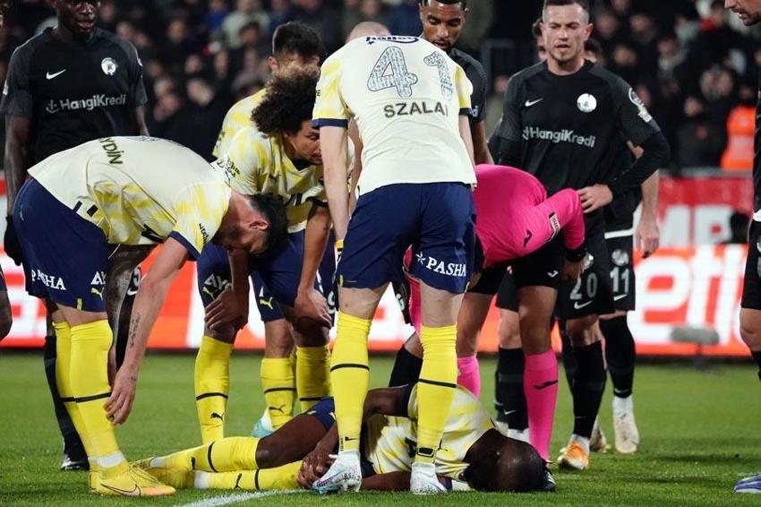 Altay Bayındır'ın yeni takımı belli oldu! Fenerbahçe'den ayrıldı Süper Lig şampiyonuna imza attı