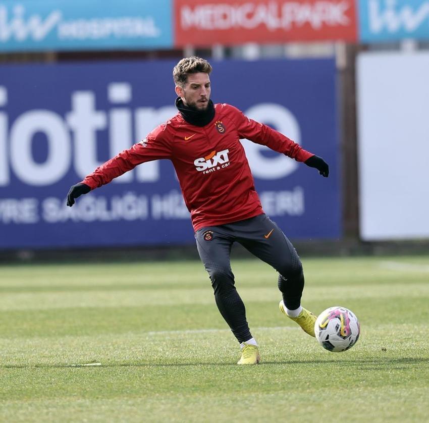 Galatasaray'da transfer gelişmesi! Sol beke yeni aday