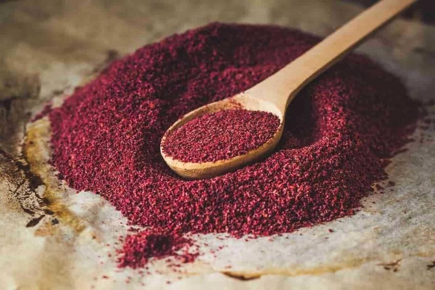 Akdeniz'in şifalı baharatı öksürüğü 1 günde kesiyor! Koyu kırmızı rengi iştah açıyor