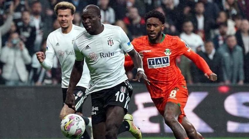 Beşiktaş-Alanyaspor maçında tartışmalı pozisyon! Yaşar Kemal Uğurlu'nun kararı damga vurdu: Kırmızı kart