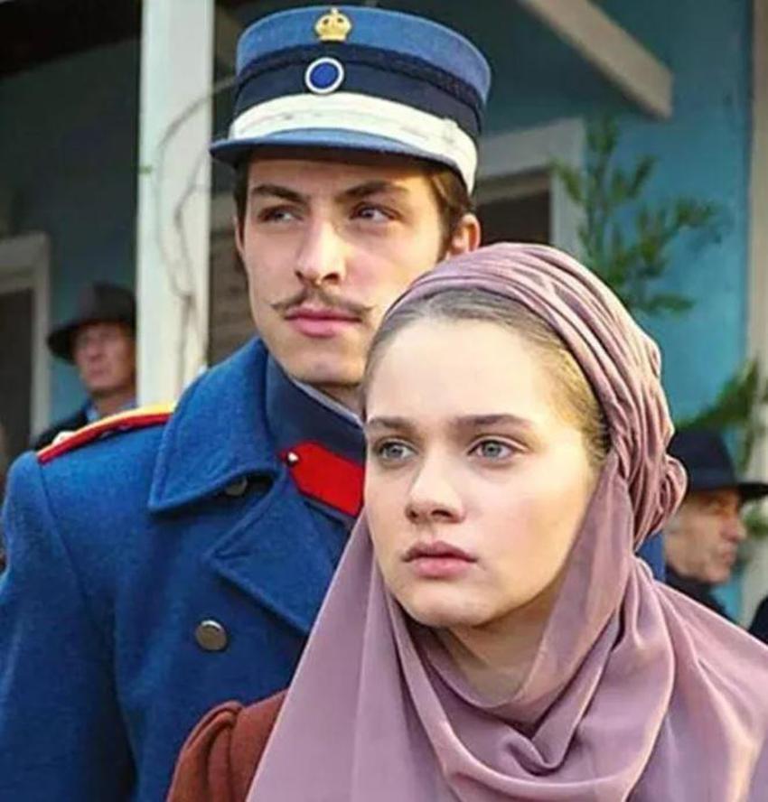 Eğitim hayatını ihmal eden Miray Daner, 24 yaşında liseyi bitirdi!