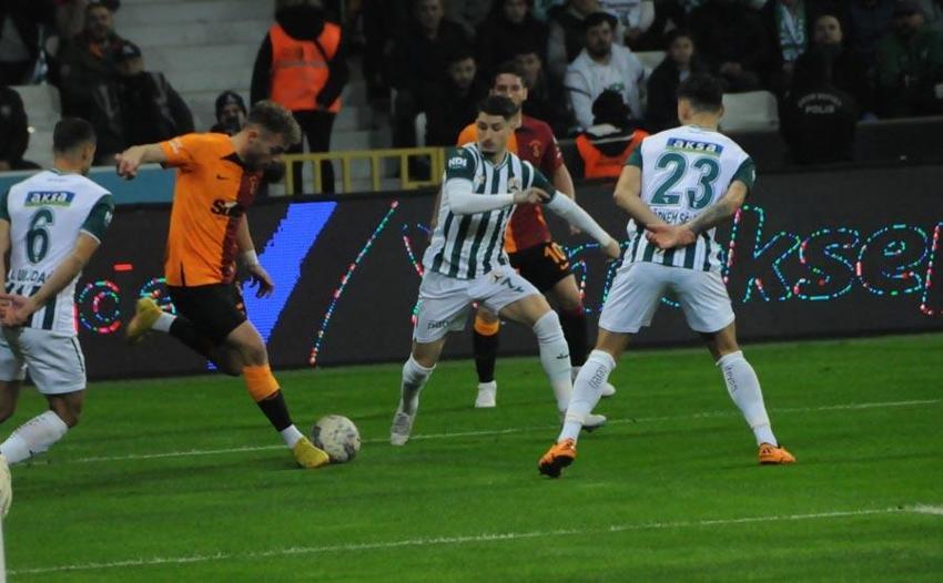 Çotanak'ta ilklerin akşamı! Dubois, Rashica ve Yunus Akgün ilk gollerini attı Galatasaray 10'da 10 yaptı