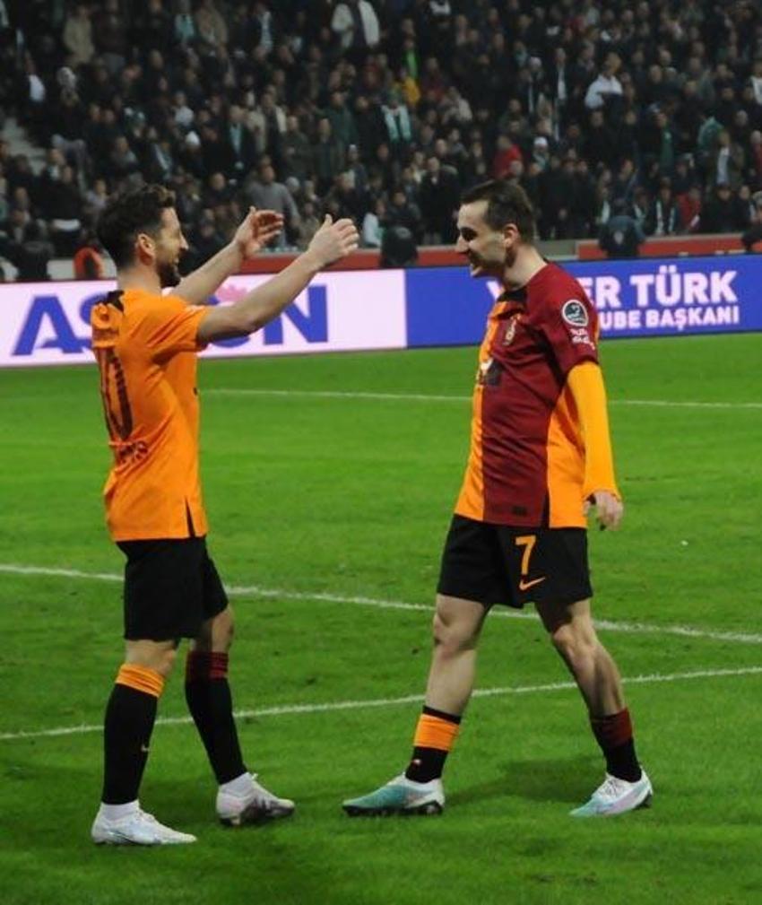 Çotanak'ta ilklerin akşamı! Dubois, Rashica ve Yunus Akgün ilk gollerini attı Galatasaray 10'da 10 yaptı