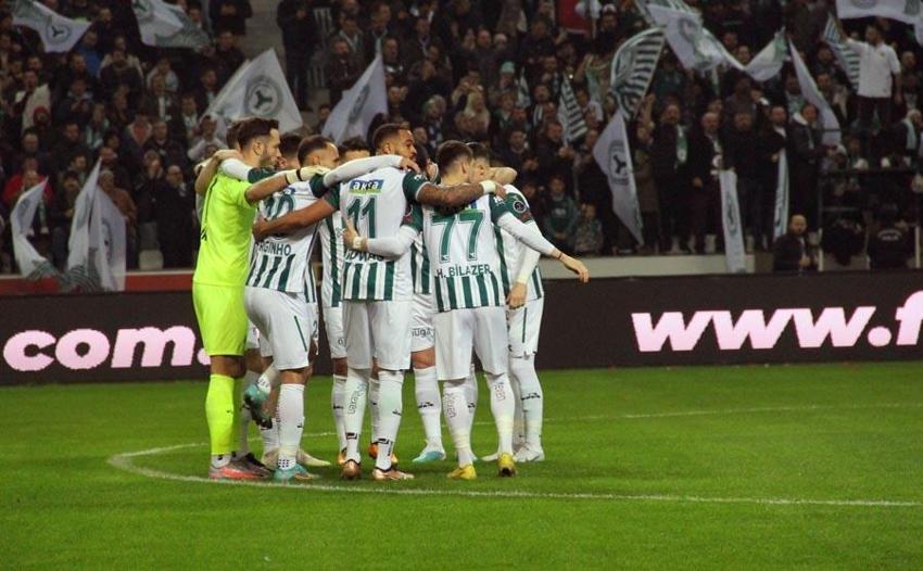 Çotanak'ta ilklerin akşamı! Dubois, Rashica ve Yunus Akgün ilk gollerini attı Galatasaray 10'da 10 yaptı