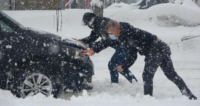 Kar yağışı başladı! Meteoroloji yoğun kar için tarih verdi, kara kış tüm Türkiye'yi ele geçirecek