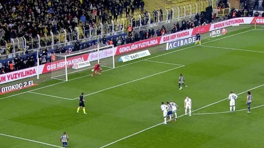 Enner Valencia'nın penaltısında kural hatası mı var? Deniz Çoban ve Bülent Yıldırım açıkladı