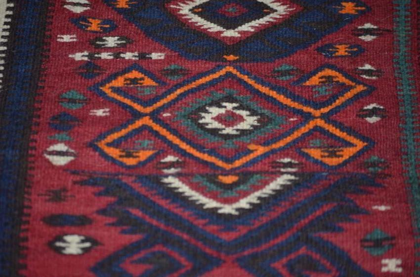 Şırnak'ta adını aşiretinden alıyor! Keçi ve koyun yününden yapılmış kilimlere paha biçilmiyor