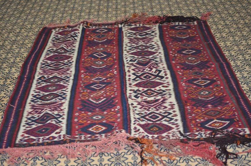 Şırnak'ta adını aşiretinden alıyor! Keçi ve koyun yününden yapılmış kilimlere paha biçilmiyor