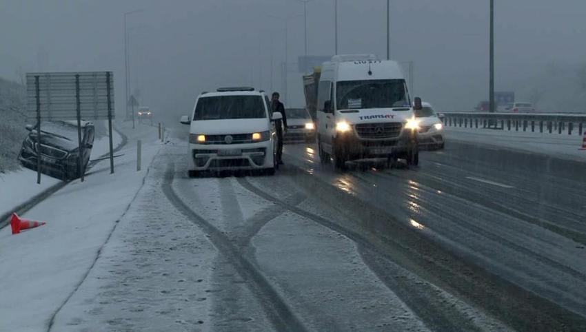 İstanbul'a lapa lapa kar yağdı! Meteoroloji son dakika açıkladı, kar dalgası geliyor, yeni tarih belli oldu