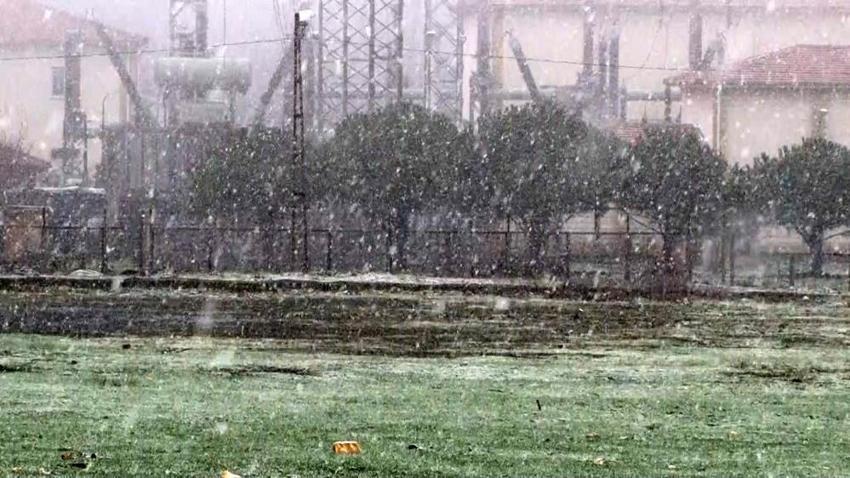 İstanbul'a lapa lapa kar yağdı! Meteoroloji son dakika açıkladı, kar dalgası geliyor, yeni tarih belli oldu