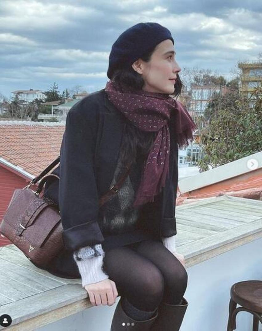 Oyuncu Funda Eryiğit'ten hamilelik pozu!