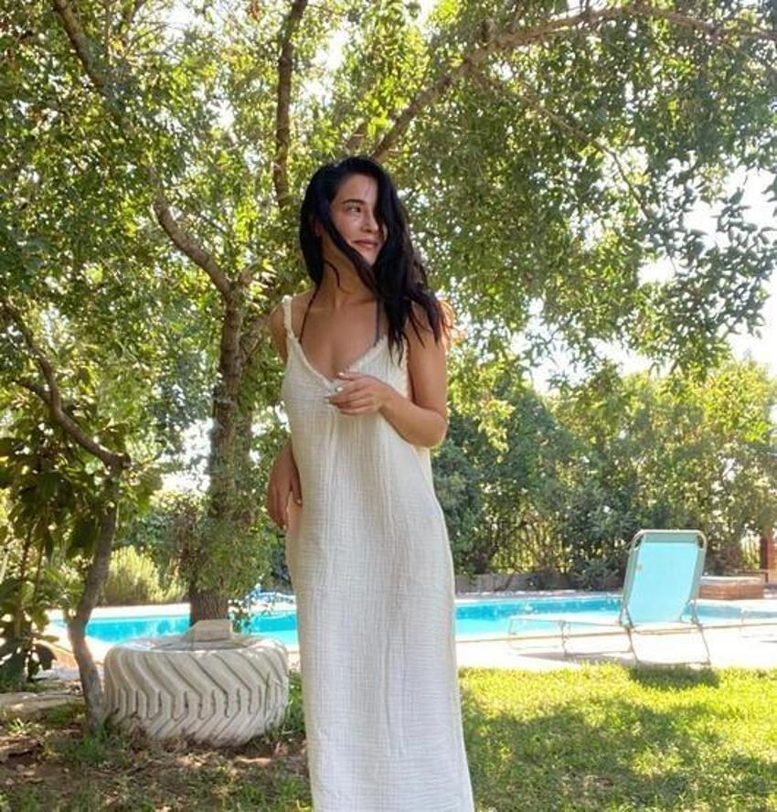 Oyuncu Funda Eryiğit'ten hamilelik pozu!