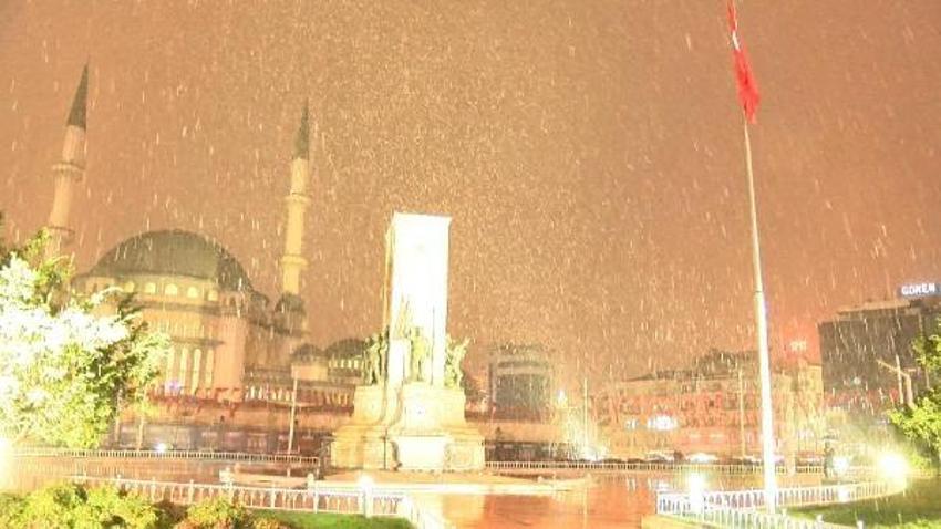 Yoğun kar yağışı başladı! MGM'den İstanbul ve Ankara dahil 55 il için son dakika uyarıları art arda geldi