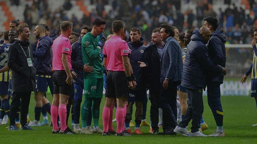 Ali Palabıyık'ın kararları olay yarattı Jorge Jesus maçtan sonra çıldırdı! Verilmeyen gol ve penaltı tepkisi