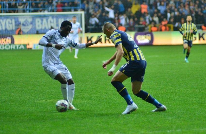Ali Palabıyık'ın kararları olay yarattı Jorge Jesus maçtan sonra çıldırdı! Verilmeyen gol ve penaltı tepkisi