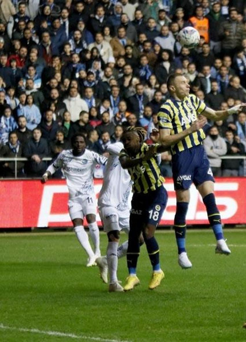 Ali Palabıyık'ın kararları olay yarattı Jorge Jesus maçtan sonra çıldırdı! Verilmeyen gol ve penaltı tepkisi