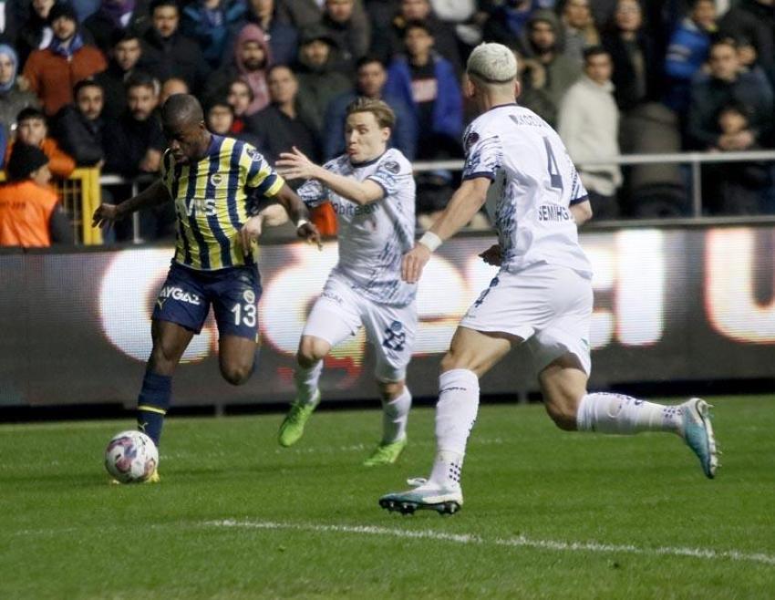Ali Palabıyık'ın kararları olay yarattı Jorge Jesus maçtan sonra çıldırdı! Verilmeyen gol ve penaltı tepkisi