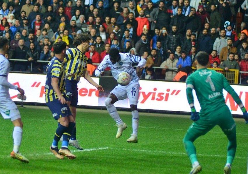 Fenerbahçe'de Altay Bayındır'a Avrupa devi talip! Transfer için 2 aday var