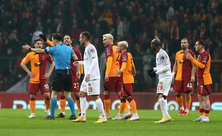Okan Buruk'tan kesiği yedi! Trabzonspor maçında kenarda oturacak