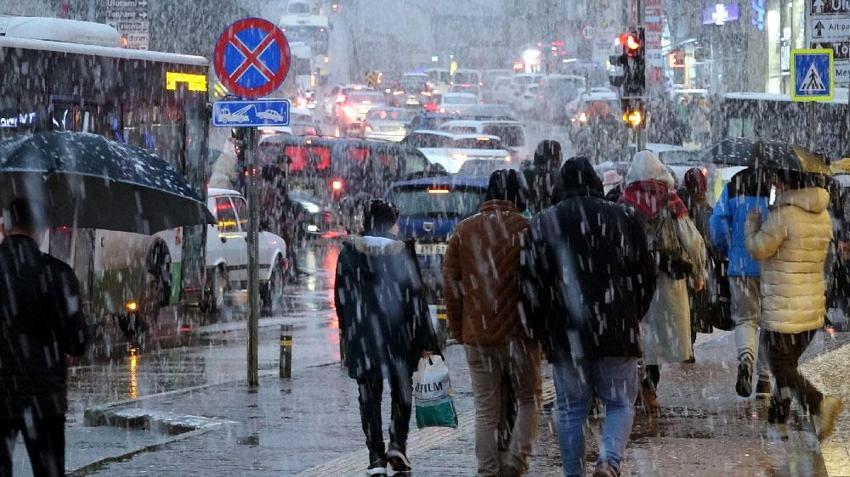 İstanbul'da kar alarmı! Kara kış geldi, yağış başladı! Meteoroloji'den 25 kent için sarı ve turuncu uyarı